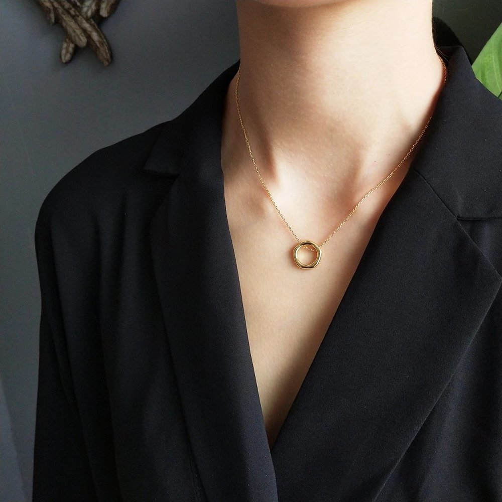 *NEW Vintage Gold Circle Pendant Chain Necklace - Picture 5 of 6